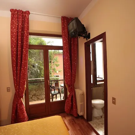 Hotell Merano Brenzone sul Garda